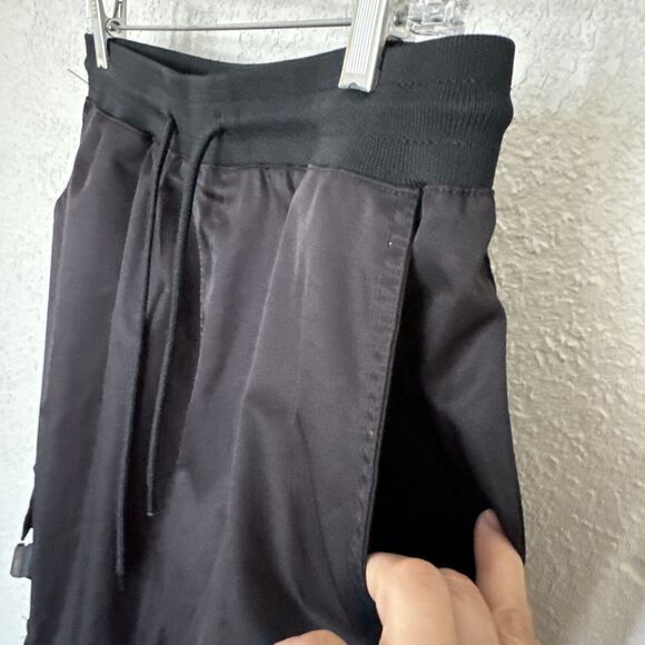 Black Jogger Pants Size M Flight Woven Elastic And Tie Waist Pockets Oversized - Picture 10 of 15